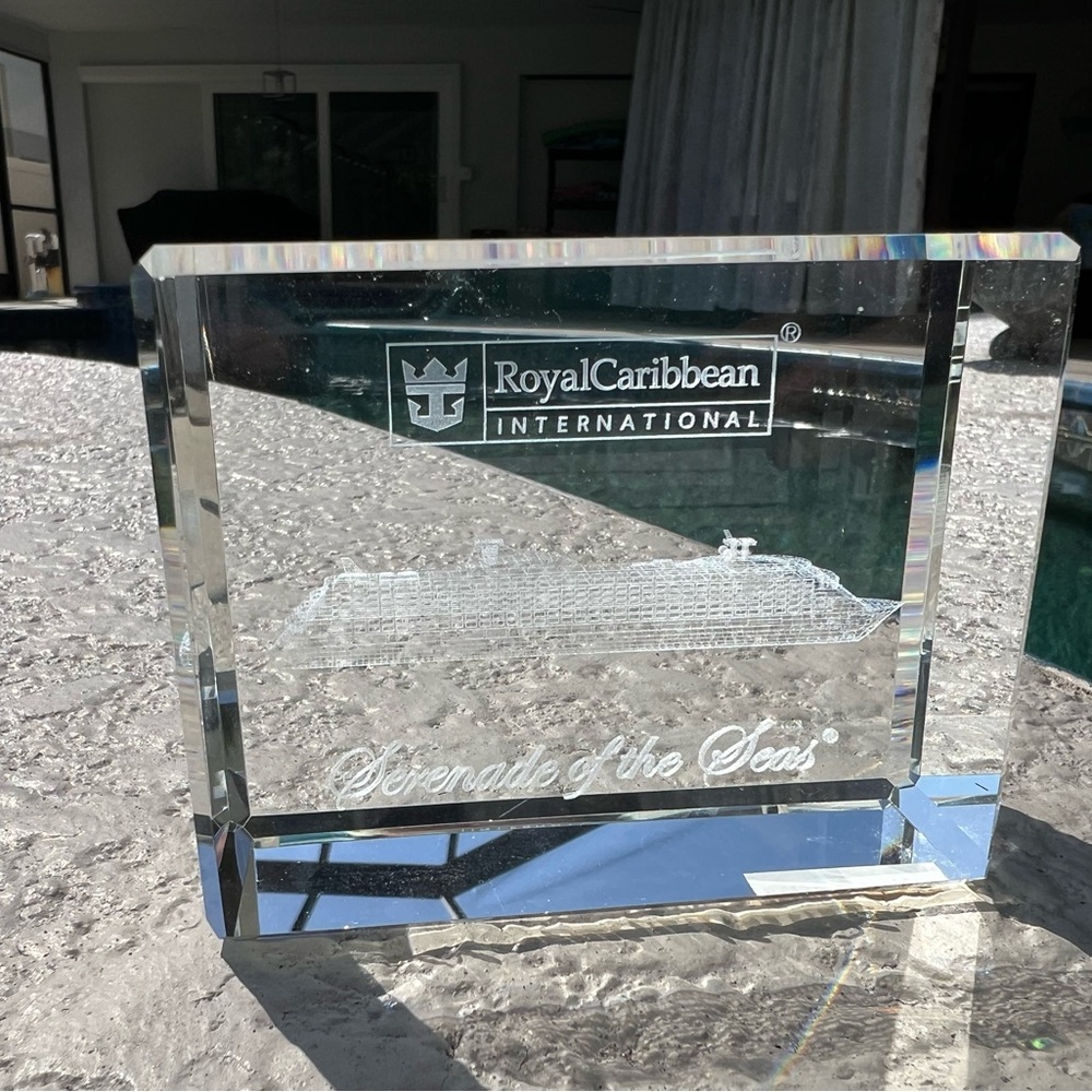 SERENADE of the Seas Royal Caribbean Crystal block ship model - Picture 11 of 14